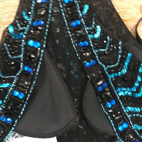 Side Cut-outs, Backless, Blingy Sexy Cruise Dress - Picture 7 of 13